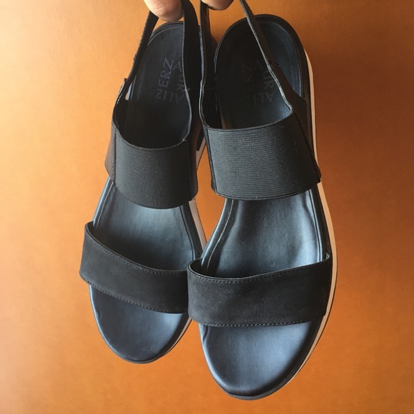 Naturalizer sz 10.5 Carys flatforms sandals - Picture 4 of 8